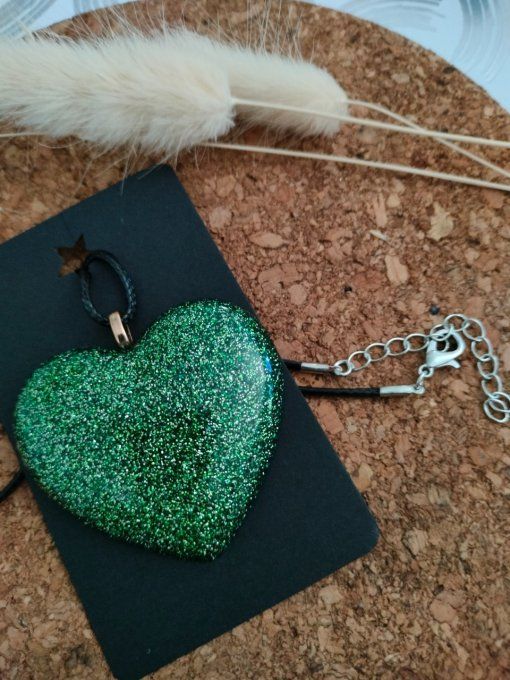 Collier coeur vert