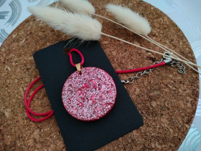 Collier rond rose