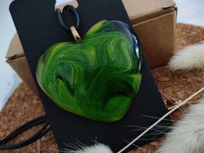 Collier vert coeur (3)