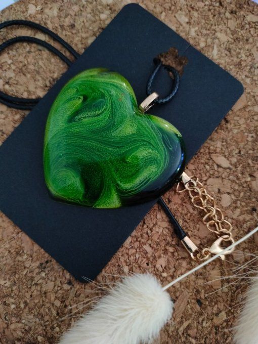 Collier vert coeur (3)