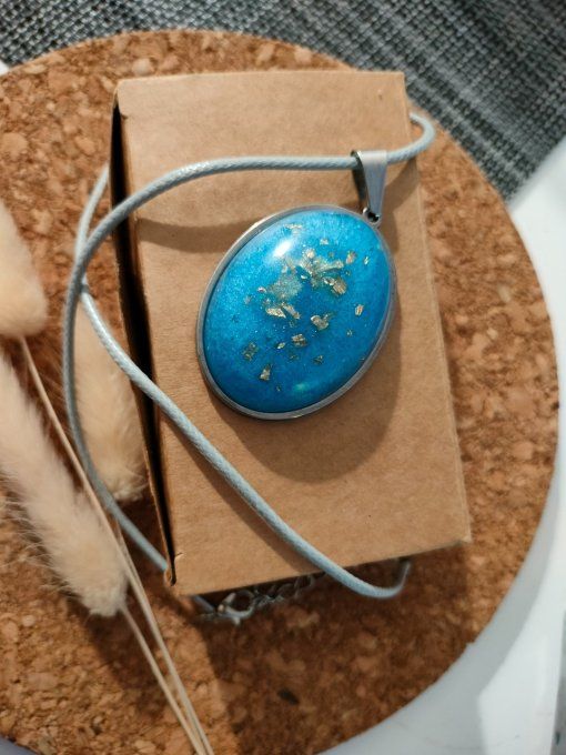 Pendentif bleu