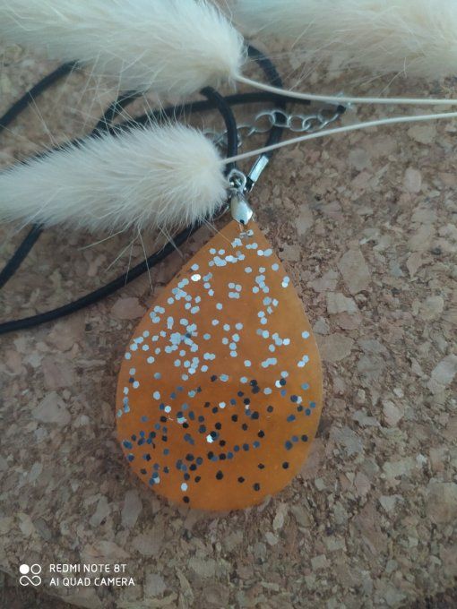 Collier orange/paillettes