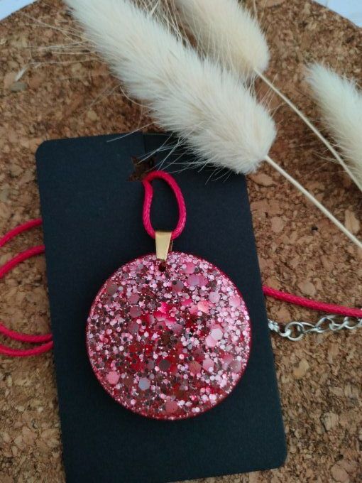 Collier rond rose