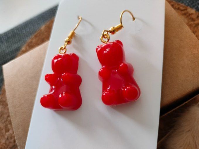 Boucles d'oreilles rouges(1)