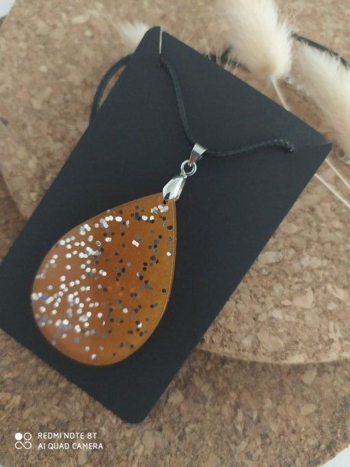 Collier orange/paillettes